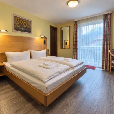 Doppelzimmer mit Balkon