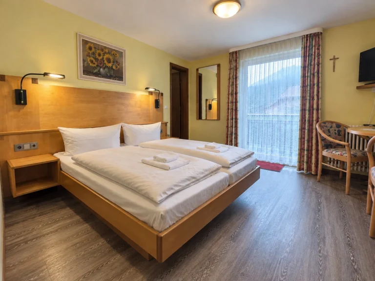 Doppelzimmer mit Balkon